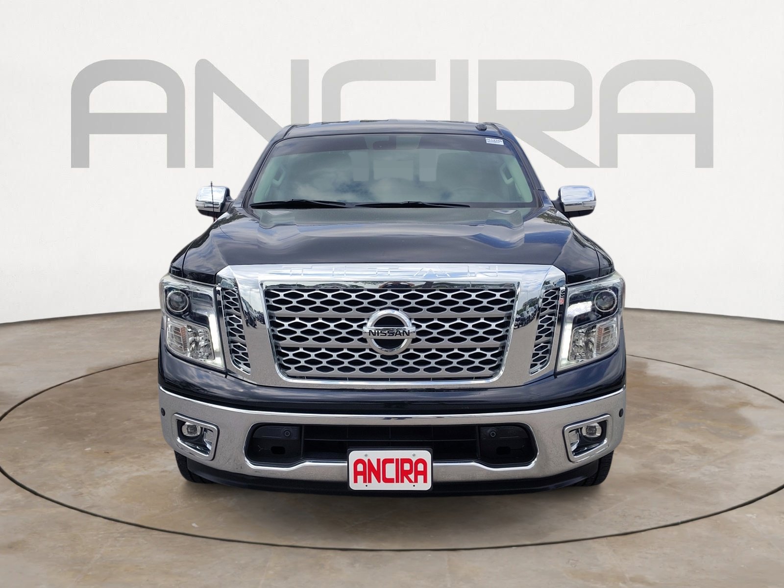 Used 2019 Nissan Titan SL RWD image 5