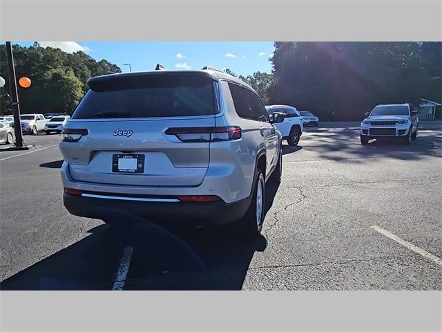 New 2025 Jeep Grand Cherokee L Laredo image 32