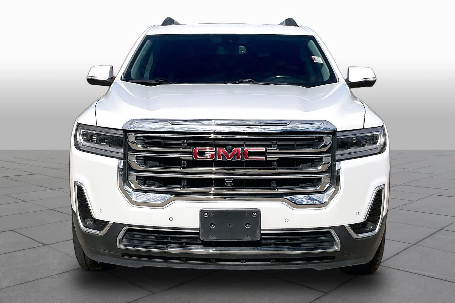 Used 2022 GMC Acadia SLT w/ Technology Package FWD image 4