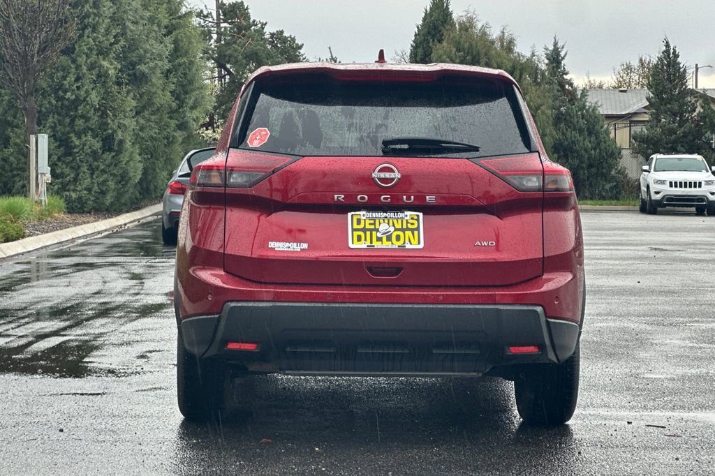Used 2025 Nissan Rogue SV image 5