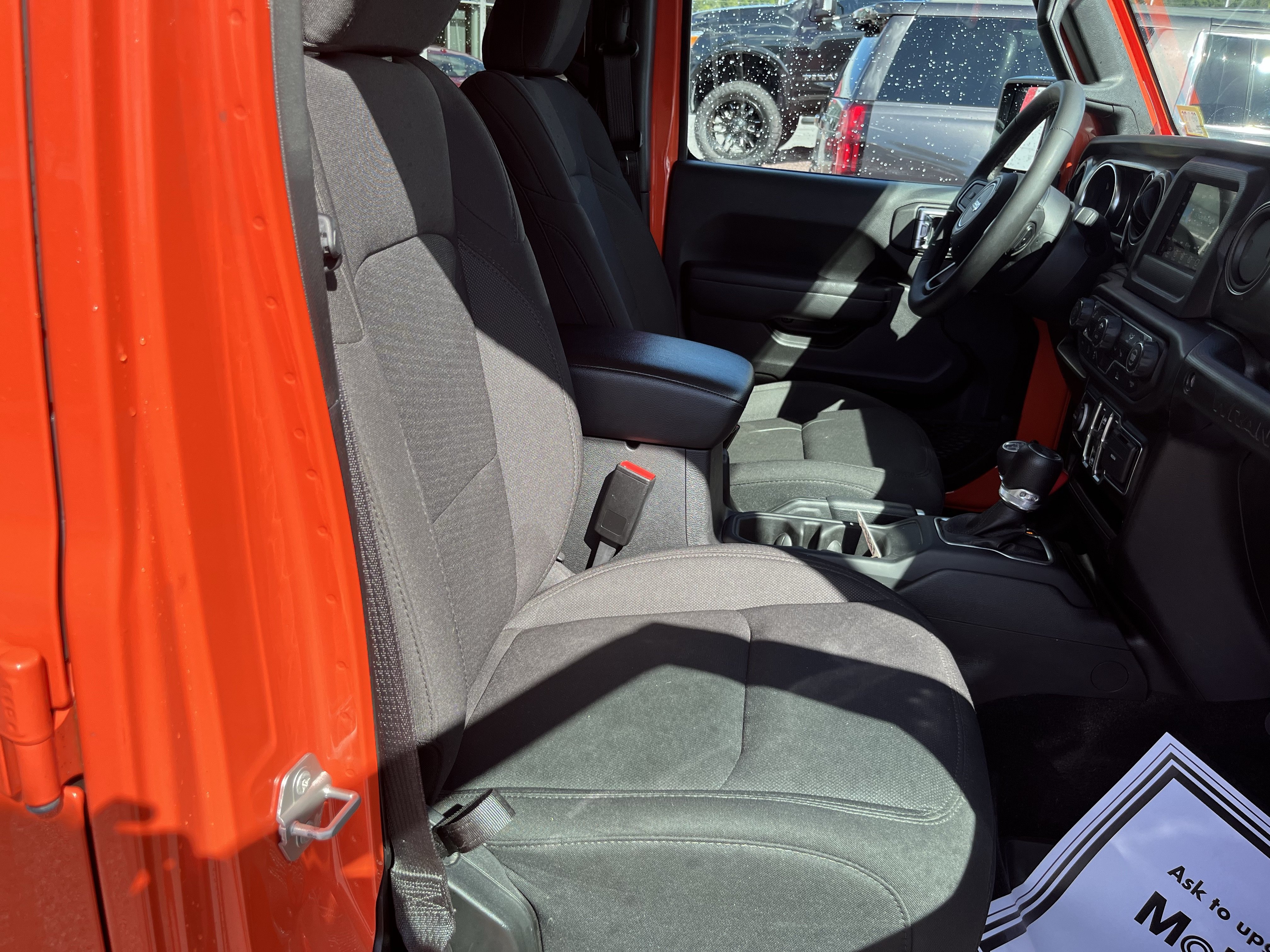 Used 2023 Jeep Wrangler Unlimited Sport AWD/4WD image 3