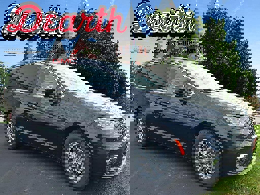 New 2026 Chrysler Pacifica Select image 1