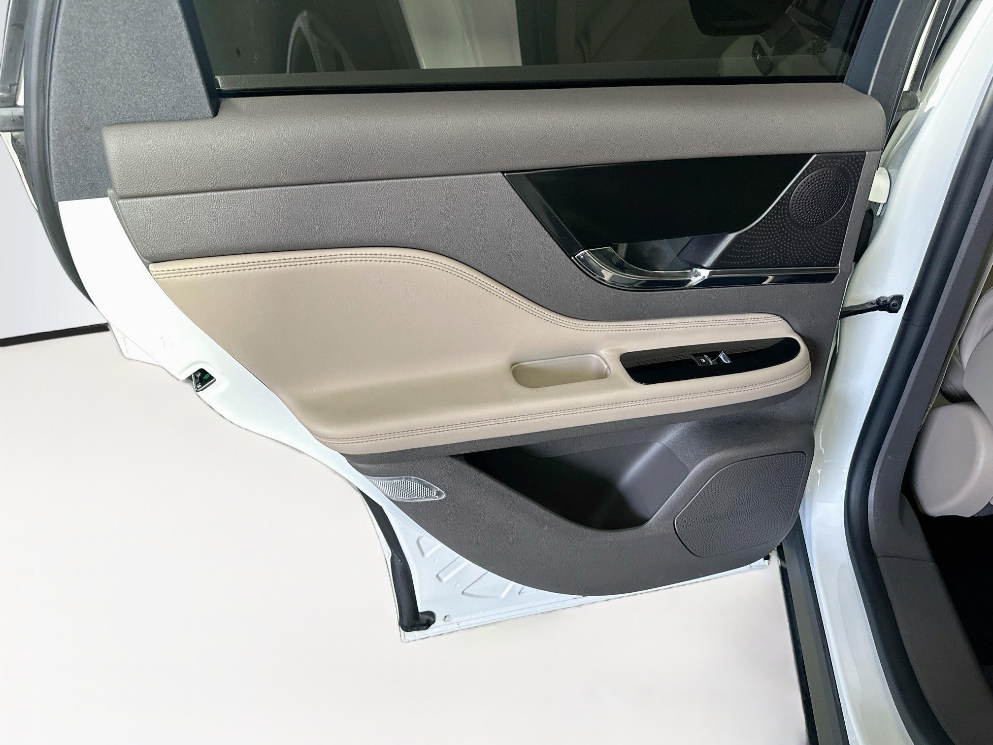 Used 2024 Lincoln Corsair FWD w/ Equipment Group 101A image 28