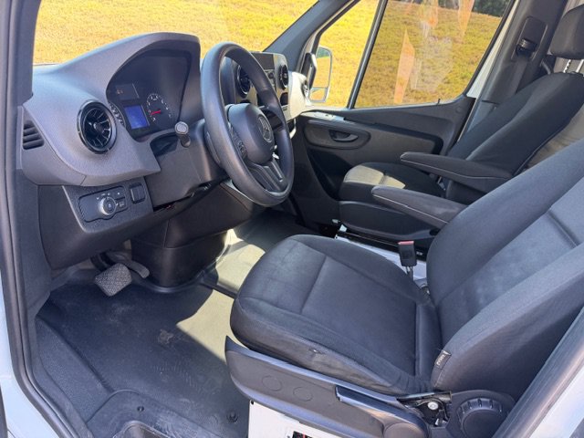 Used 2023 Mercedes-Benz Sprinter 2500 image 10
