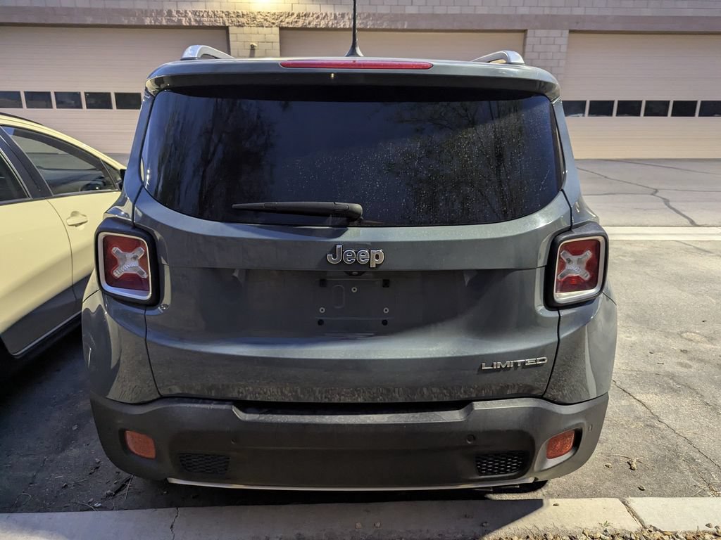 Used 2017 Jeep Renegade Limited w/ Advanced Technology Group FWD image 5