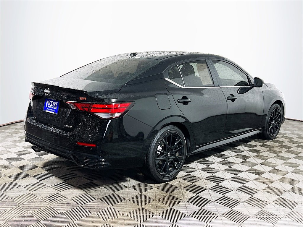 Used 2025 Nissan Sentra SR w/ Midnight Edition image 8