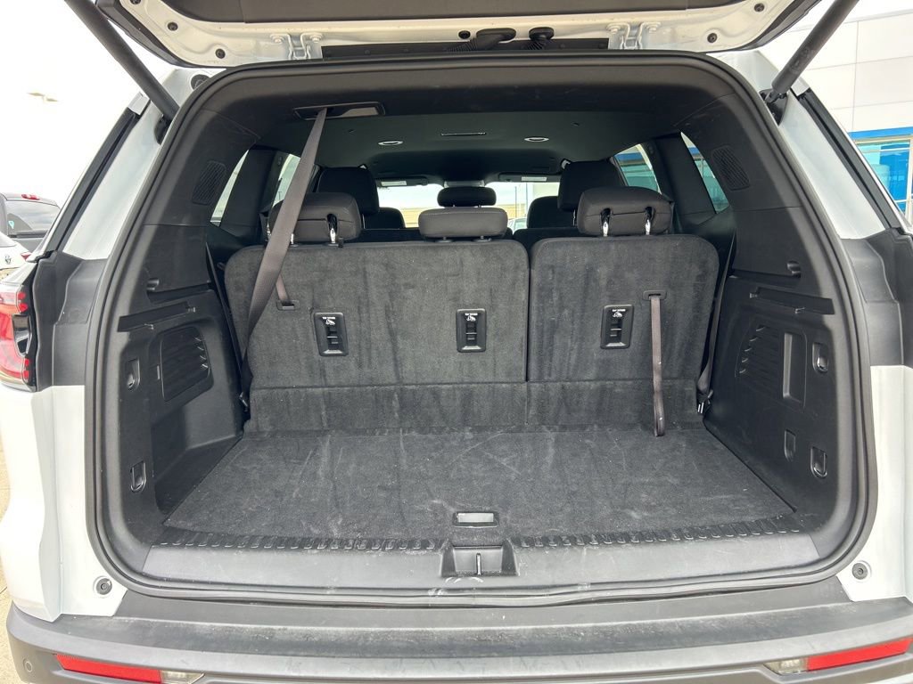 Used 2025 GMC Acadia Elevation image 6