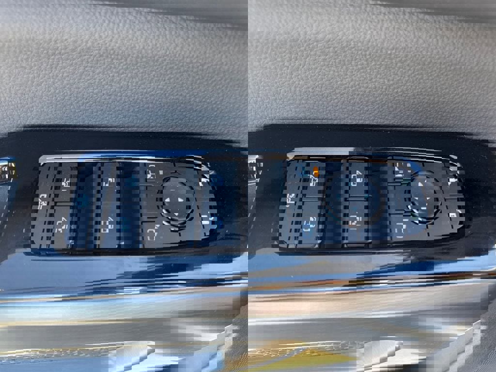 New 2026 Nissan Pathfinder SL image 17