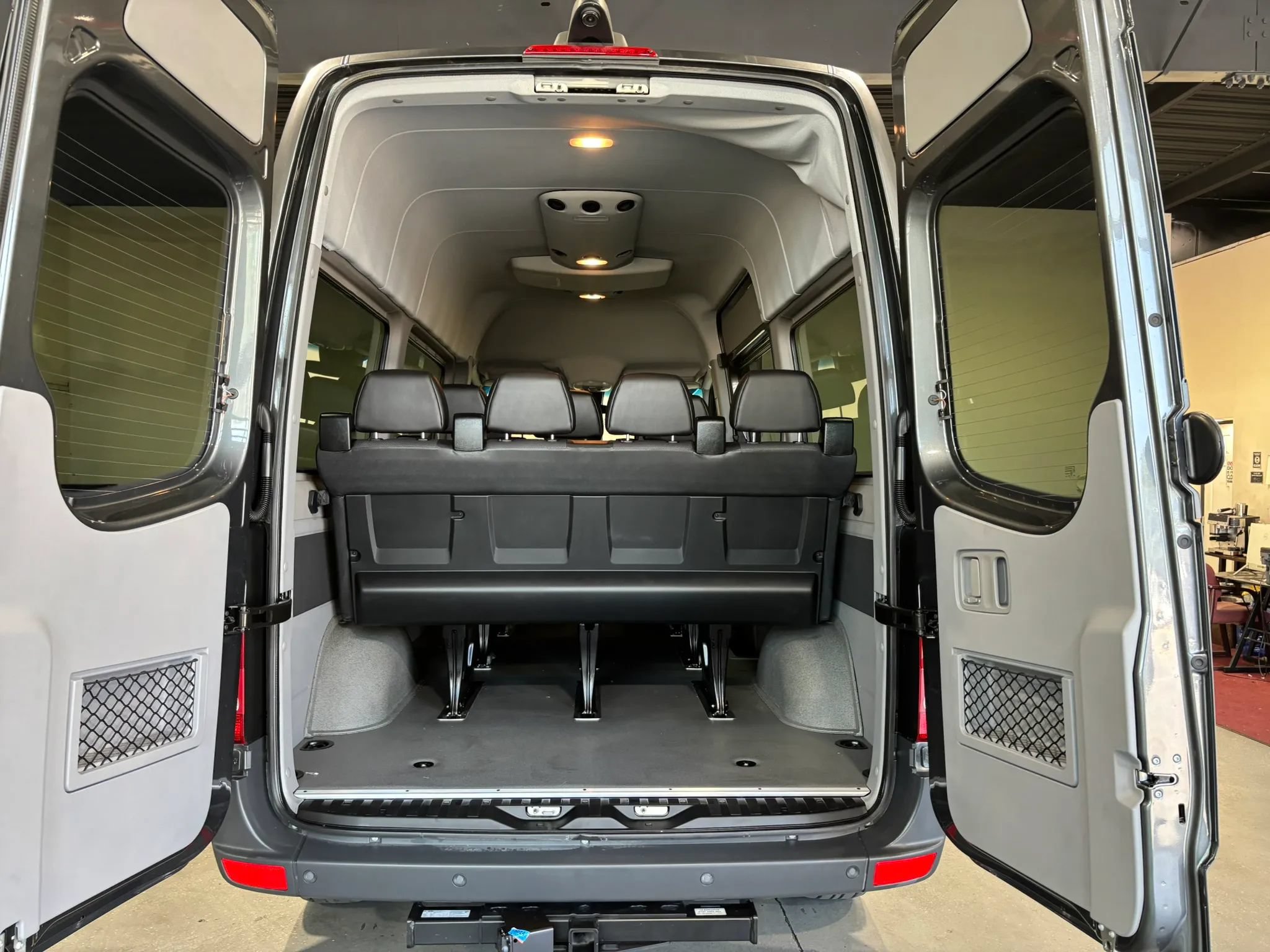 Used 2014 Mercedes-Benz Sprinter 2500 image 7