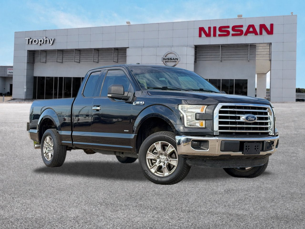 Used 2015 Ford F150 XLT w/ Equipment Group 301A Mid