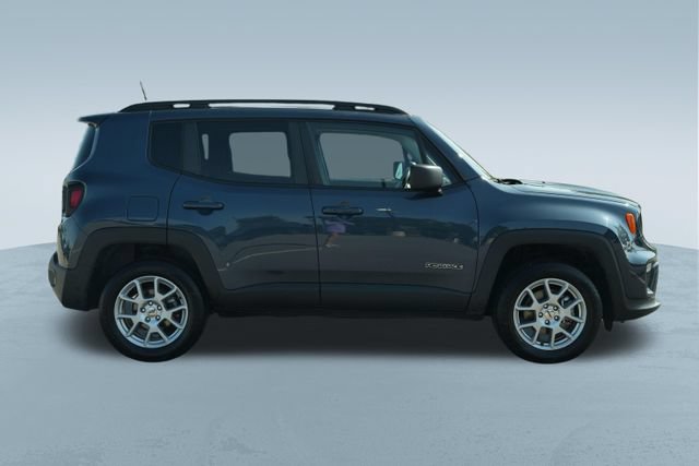 Used 2022 Jeep Renegade Latitude AWD/4WD image 10