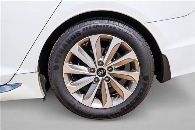 Used 2017 Hyundai Sonata Sport w/ Value Edition Package 02 FWD image 9