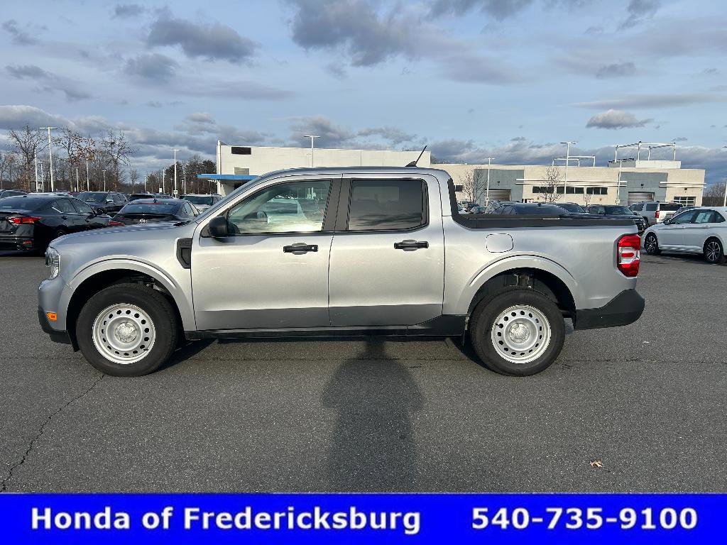 Used 2023 Ford Maverick XL image 3