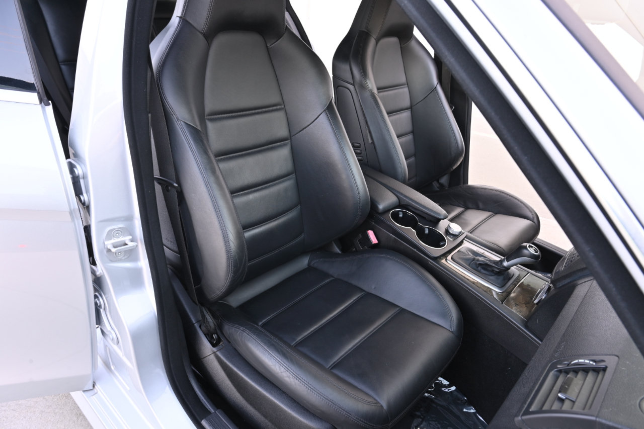 Used 2008 Mercedes-Benz C 63 AMG Sedan image 16