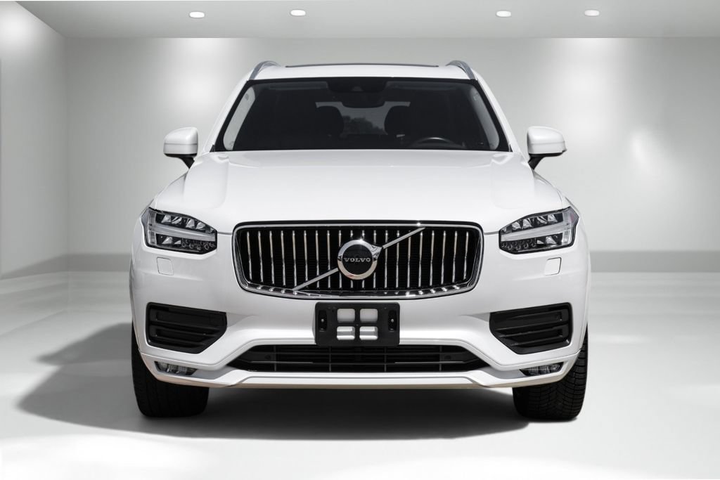 Used 2021 Volvo XC90 T6 Momentum w/ Climate Package AWD/4WD image 7