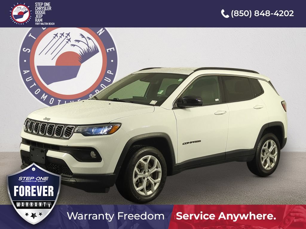 Used 2024 Jeep Compass Latitude AWD/4WD image 2