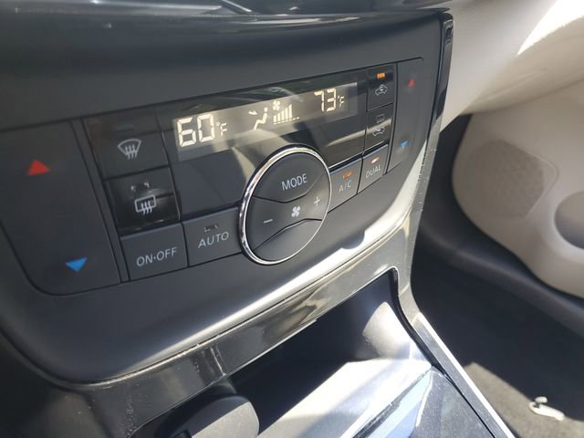 Used 2017 Nissan Sentra SL w/ SL Premium Technology Package FWD image 25