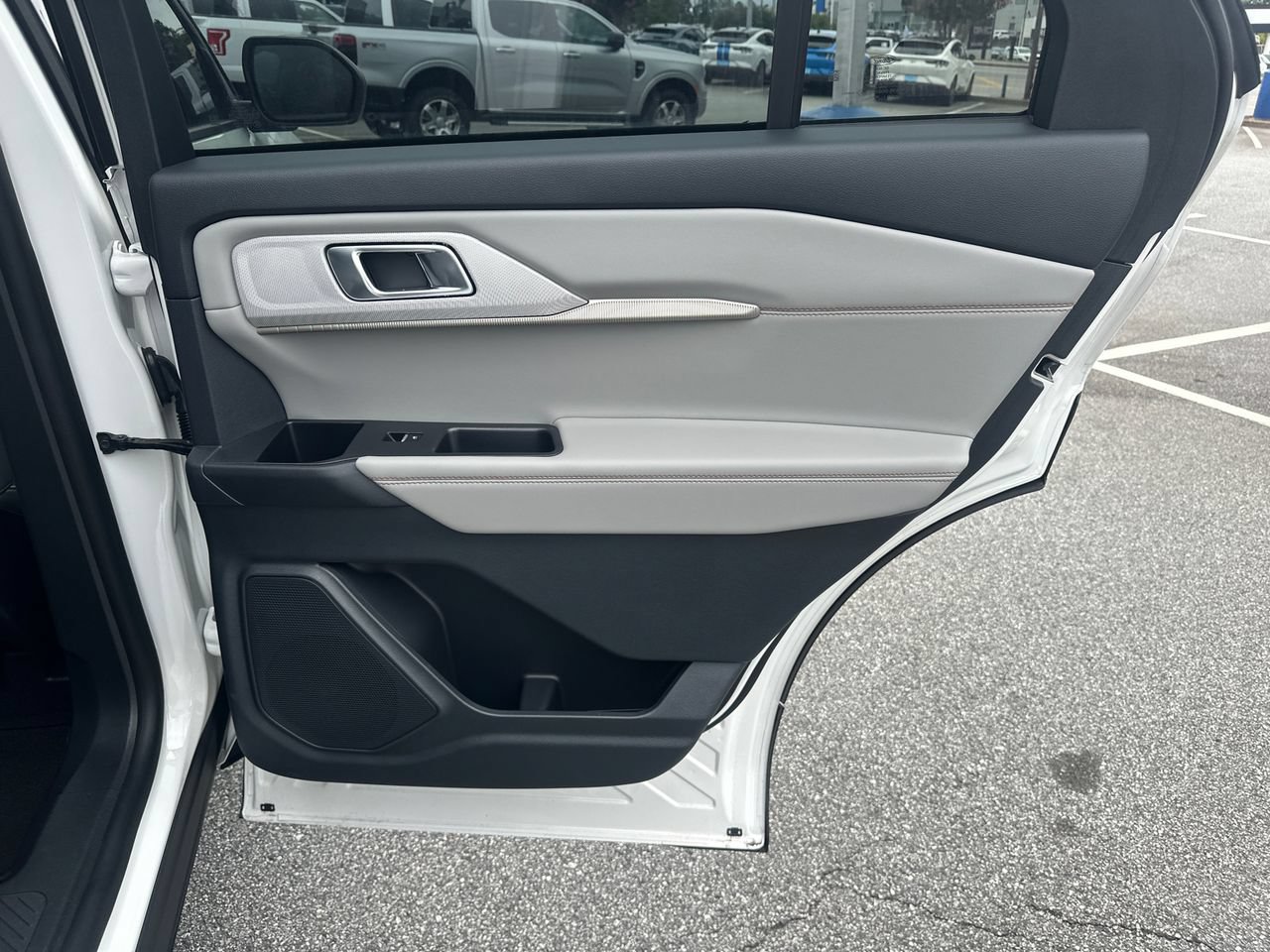 New 2026 Ford Explorer Active w/ Active Comfort Package RWD image 16