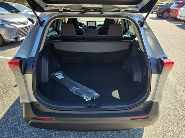 Used 2025 Toyota RAV4 XLE image 19