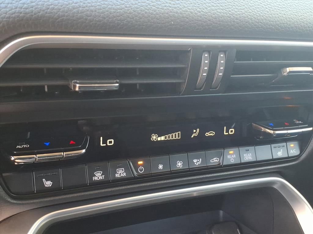 Used 2024 MAZDA CX-90 Plug-In Hybrid w/ Premium Pkg image 12