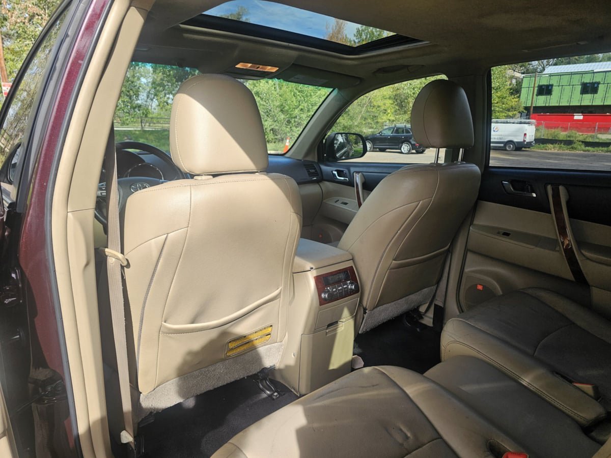Used 2013 Toyota Highlander Limited FWD image 28