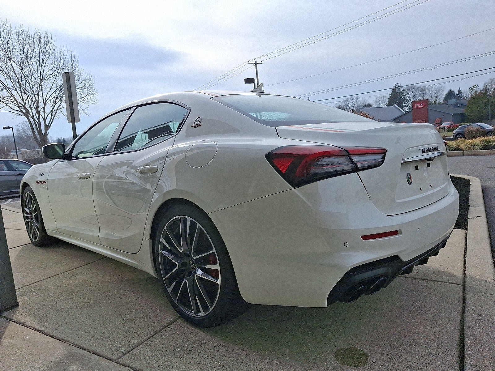 Used 2021 Maserati Ghibli Trofeo RWD image 4