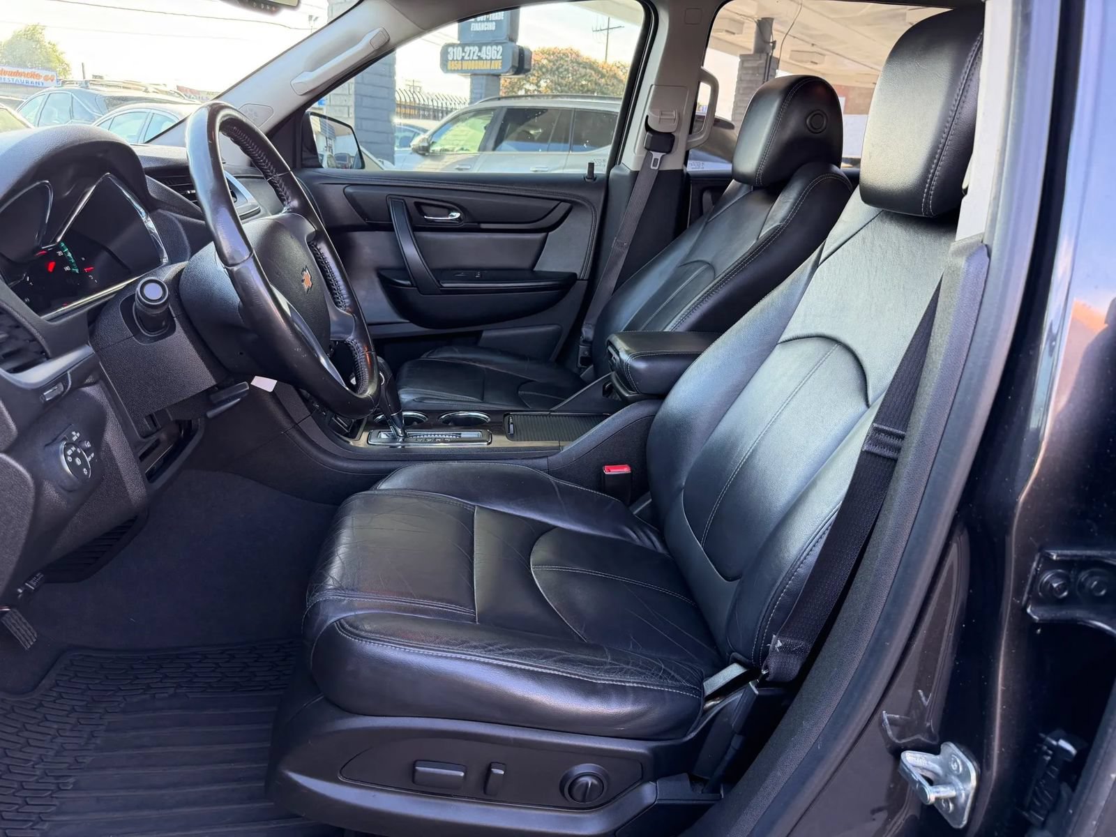 Used 2015 Chevrolet Traverse LT FWD image 30
