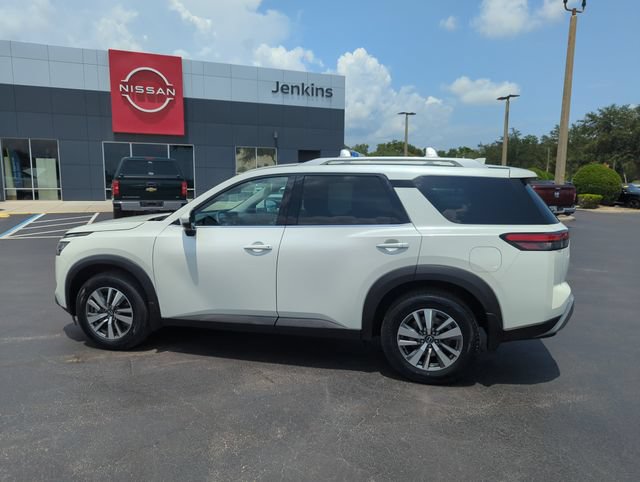 Certified 2023 Nissan Pathfinder SL AWD/4WD image 10