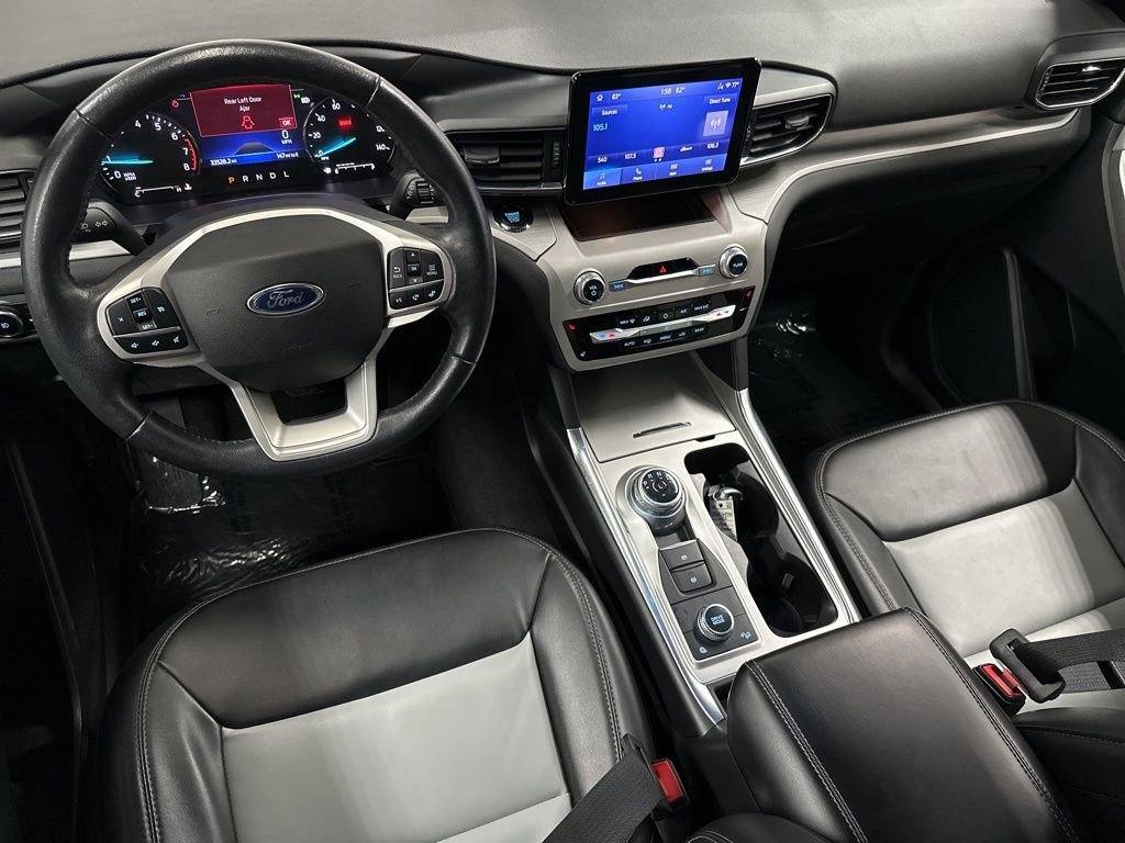 Used 2023 Ford Explorer XLT w/ Equipment Group 202A AWD/4WD image 13