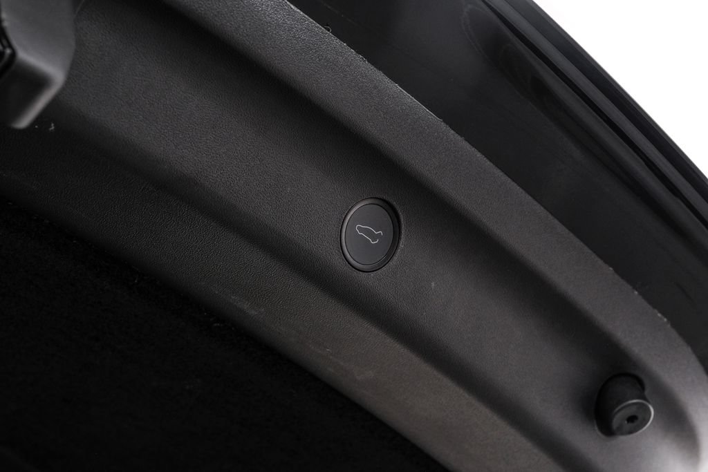 Used 2021 Tesla Model Y Long Range AWD/4WD image 54