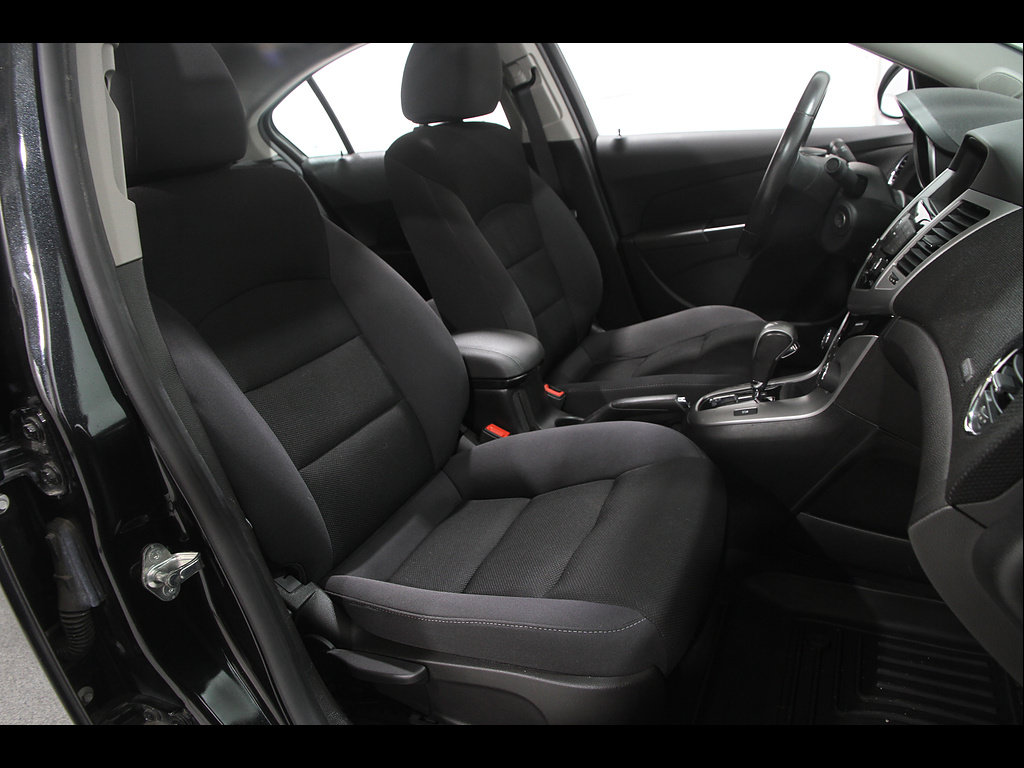 Certified 2013 Chevrolet Cruze LT w/ All-Star Edition FWD image 13