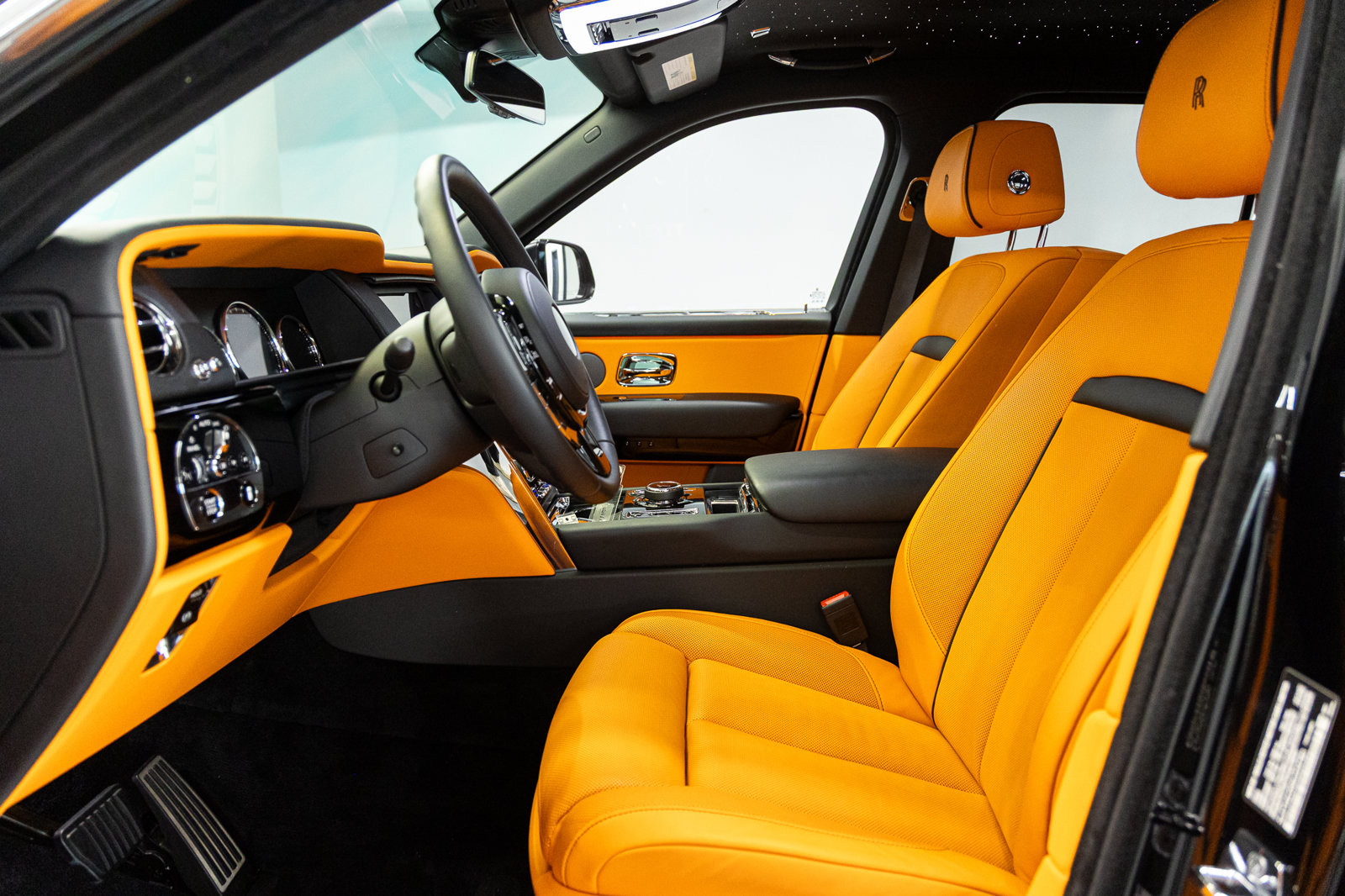 Certified 2024 Rolls-Royce Cullinan AWD/4WD image 34
