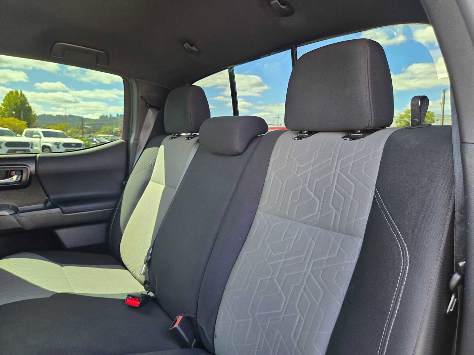 Certified 2020 Toyota Tacoma TRD Off-Road AWD/4WD image 22