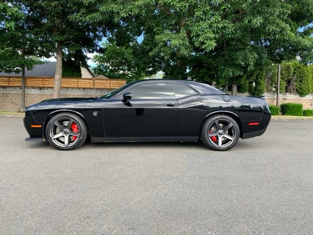 Used 2022 Dodge Challenger SRT Hellcat RWD image 2