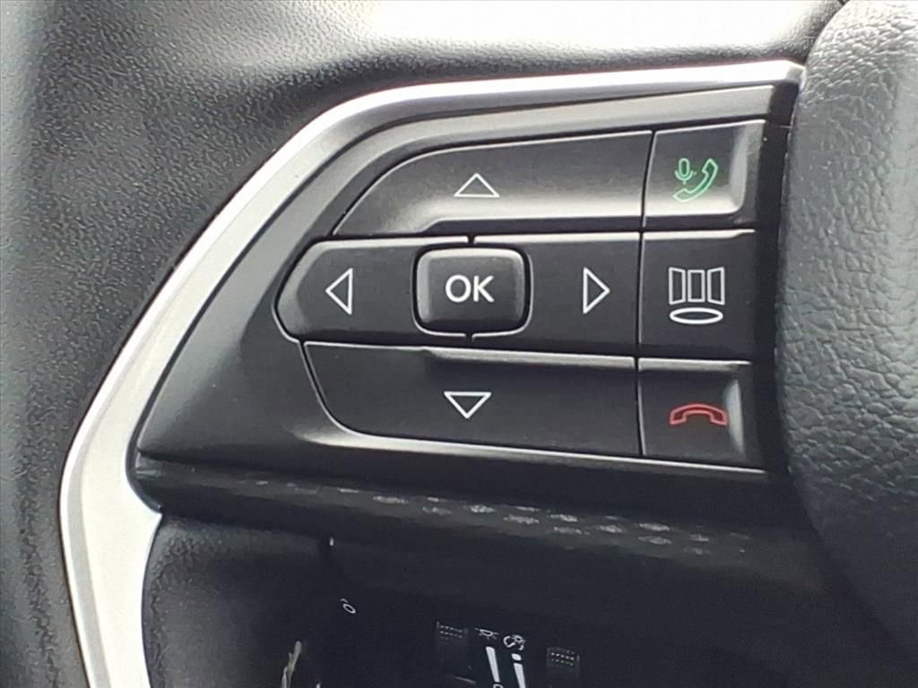 Certified 2025 Jeep Grand Cherokee Altitude AWD/4WD image 12