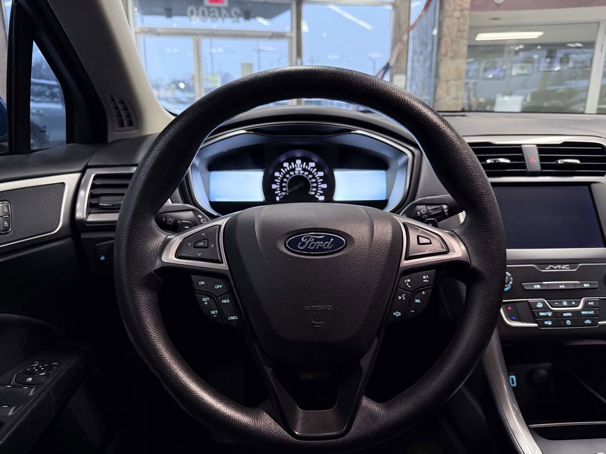 Used 2019 Ford Fusion SE image 46