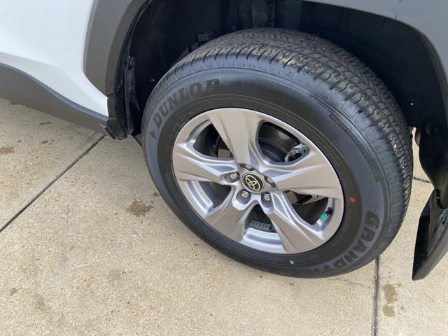 Used 2025 Toyota RAV4 XLE FWD image 30