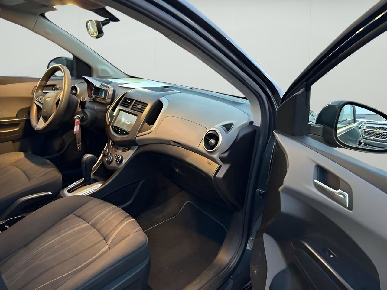 Used 2016 Chevrolet Sonic LT FWD image 25