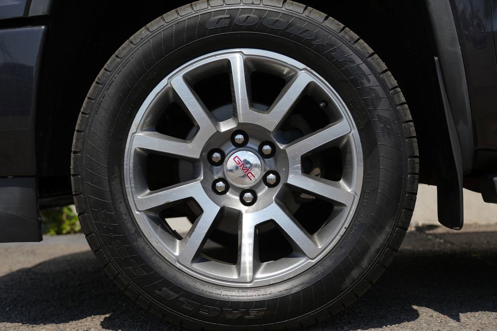 Used 2016 GMC Sierra 1500 Denali w/ Enhanced Driver Alert Package AWD/4WD image 13