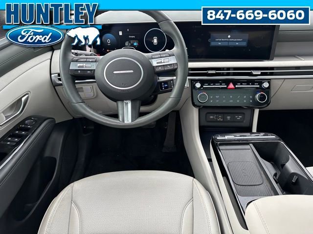 Used 2025 Hyundai Tucson Limited AWD/4WD image 16