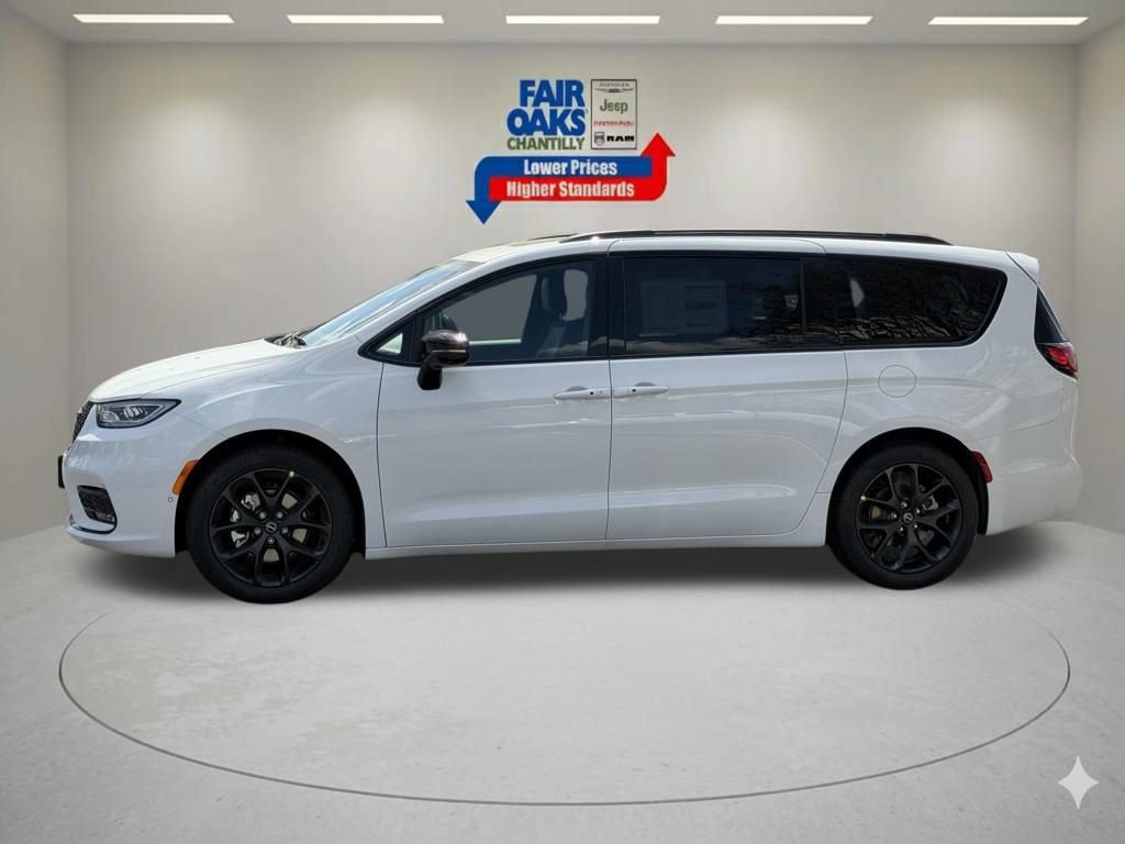 New 2026 Chrysler Pacifica Select FWD image 10