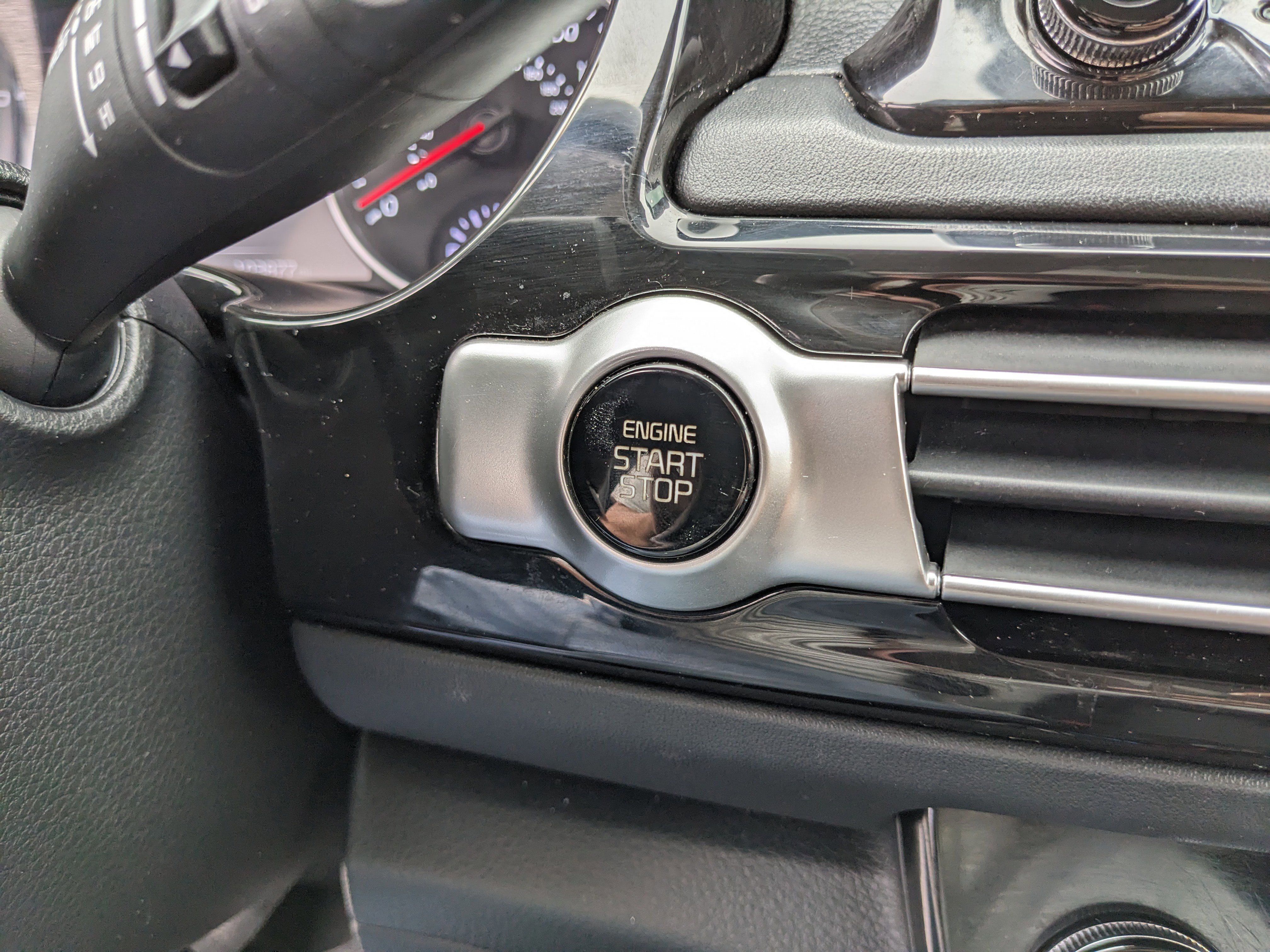 Used 2021 Kia Seltos SX w/ SX Sunroof Package image 32