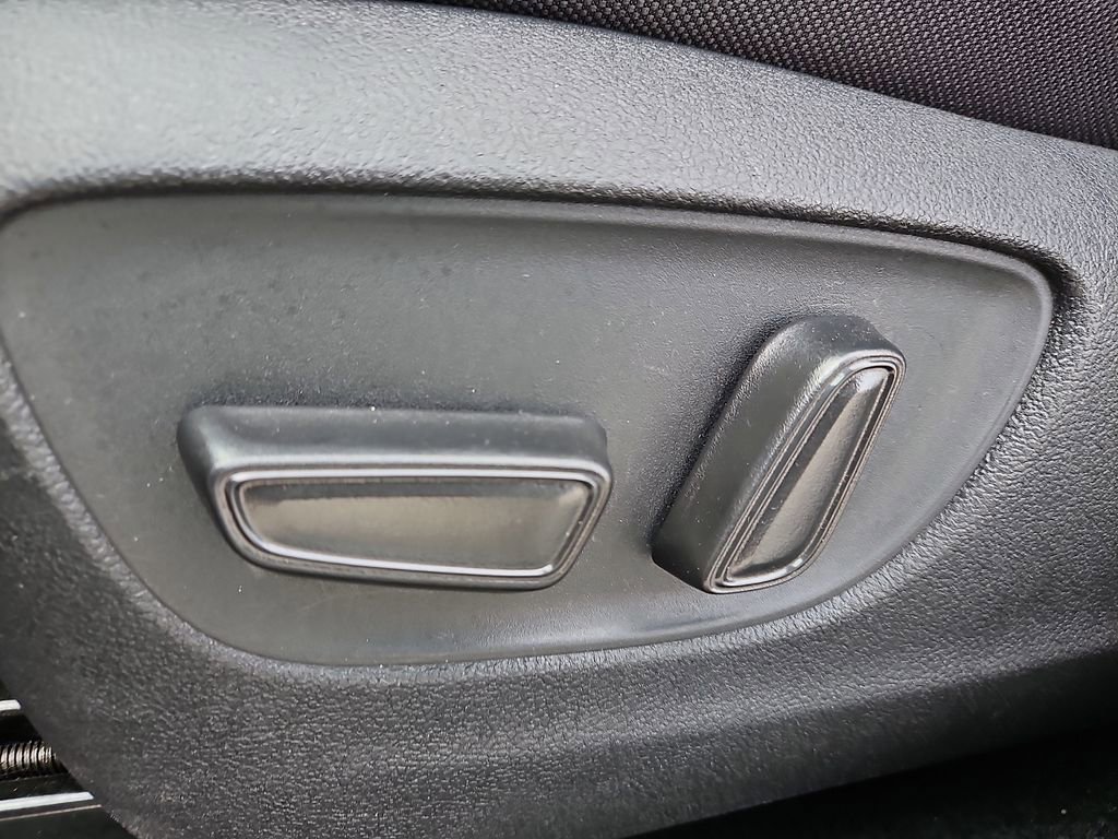 Used 2024 Toyota Highlander LE image 14