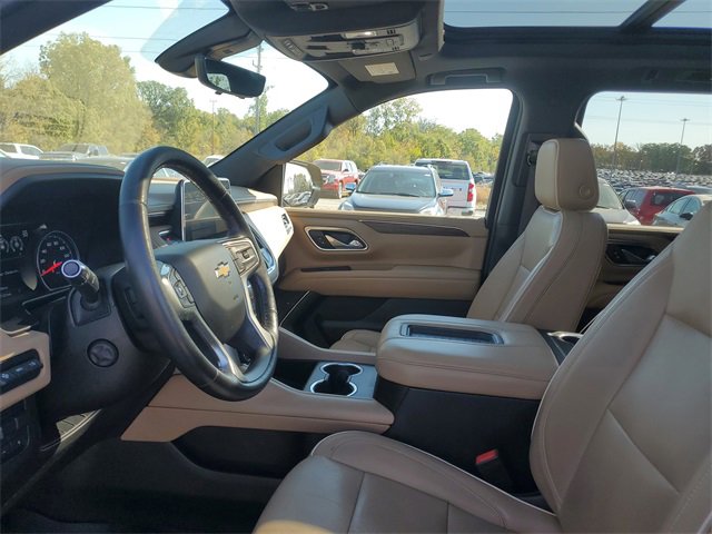 Used 2021 Chevrolet Suburban Premier w/ Premium Package image 18