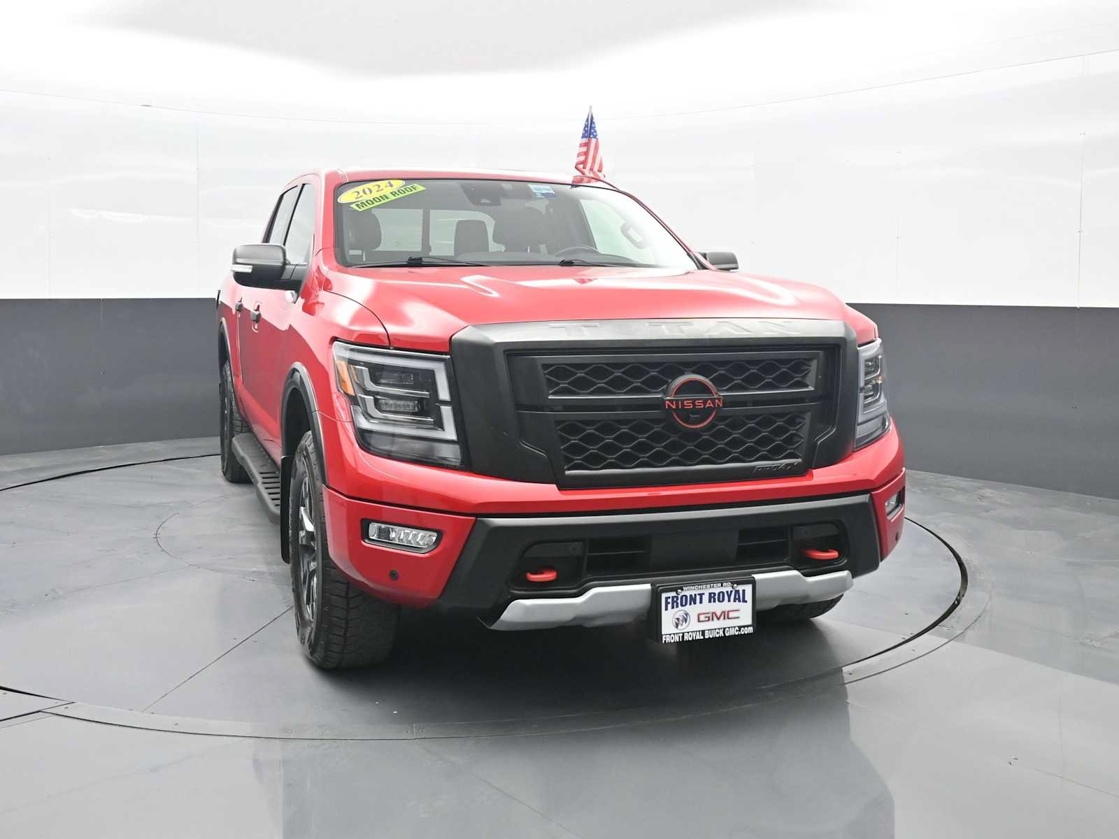 Used 2024 Nissan Titan PRO-4X w/ Pro-4x Convenience Package AWD/4WD image 2
