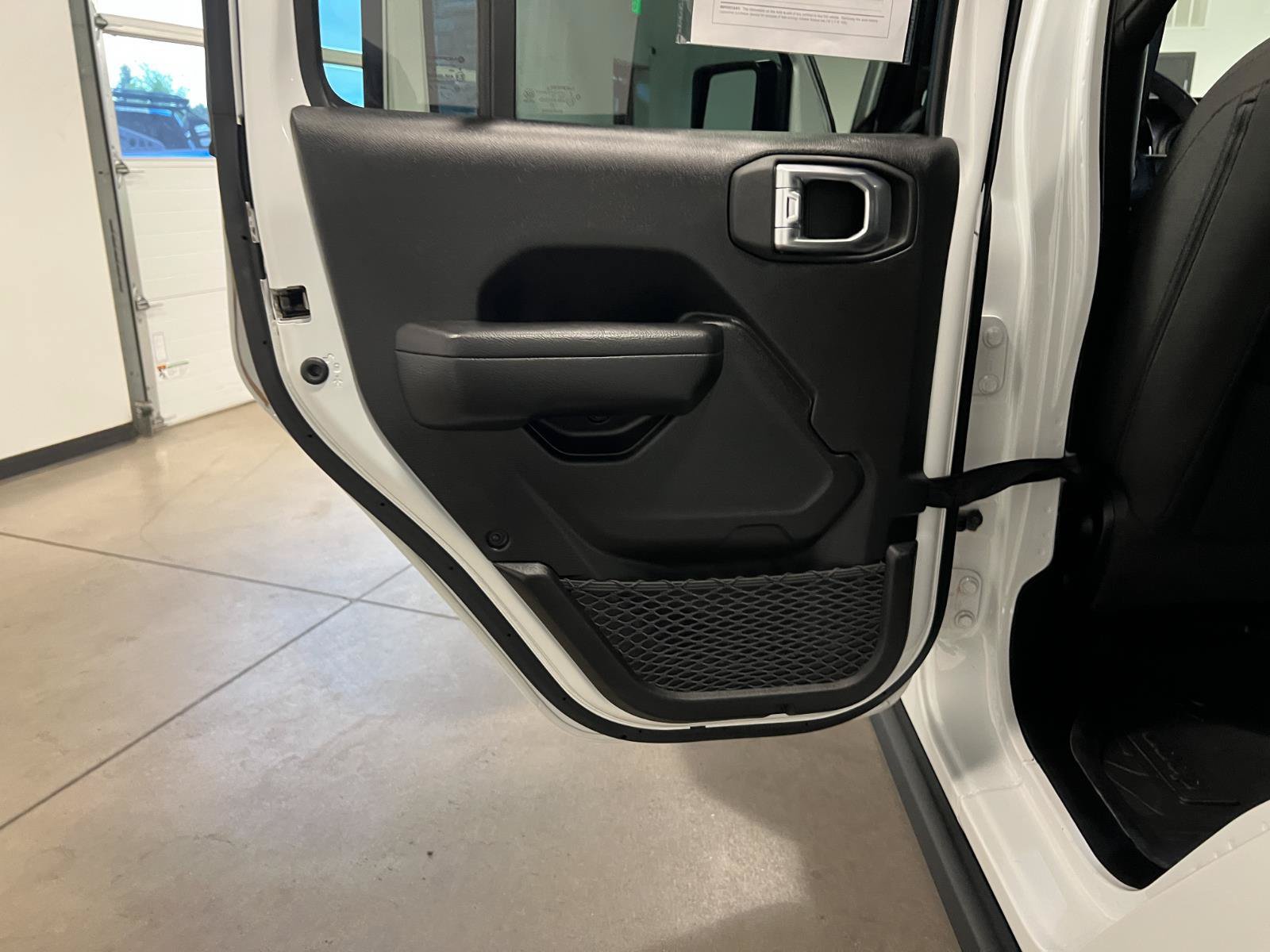 Used 2023 Jeep Gladiator Sport AWD/4WD image 28