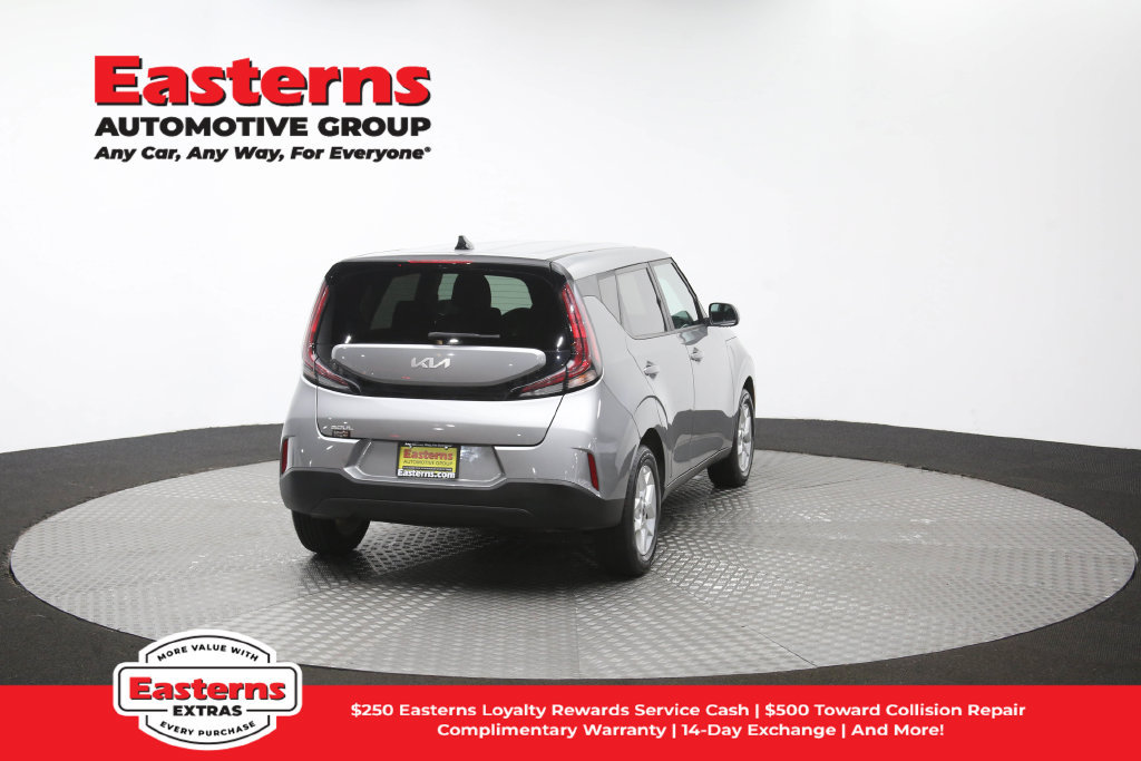 Used 2023 Kia Soul LX w/ LX Technology Package FWD image 40
