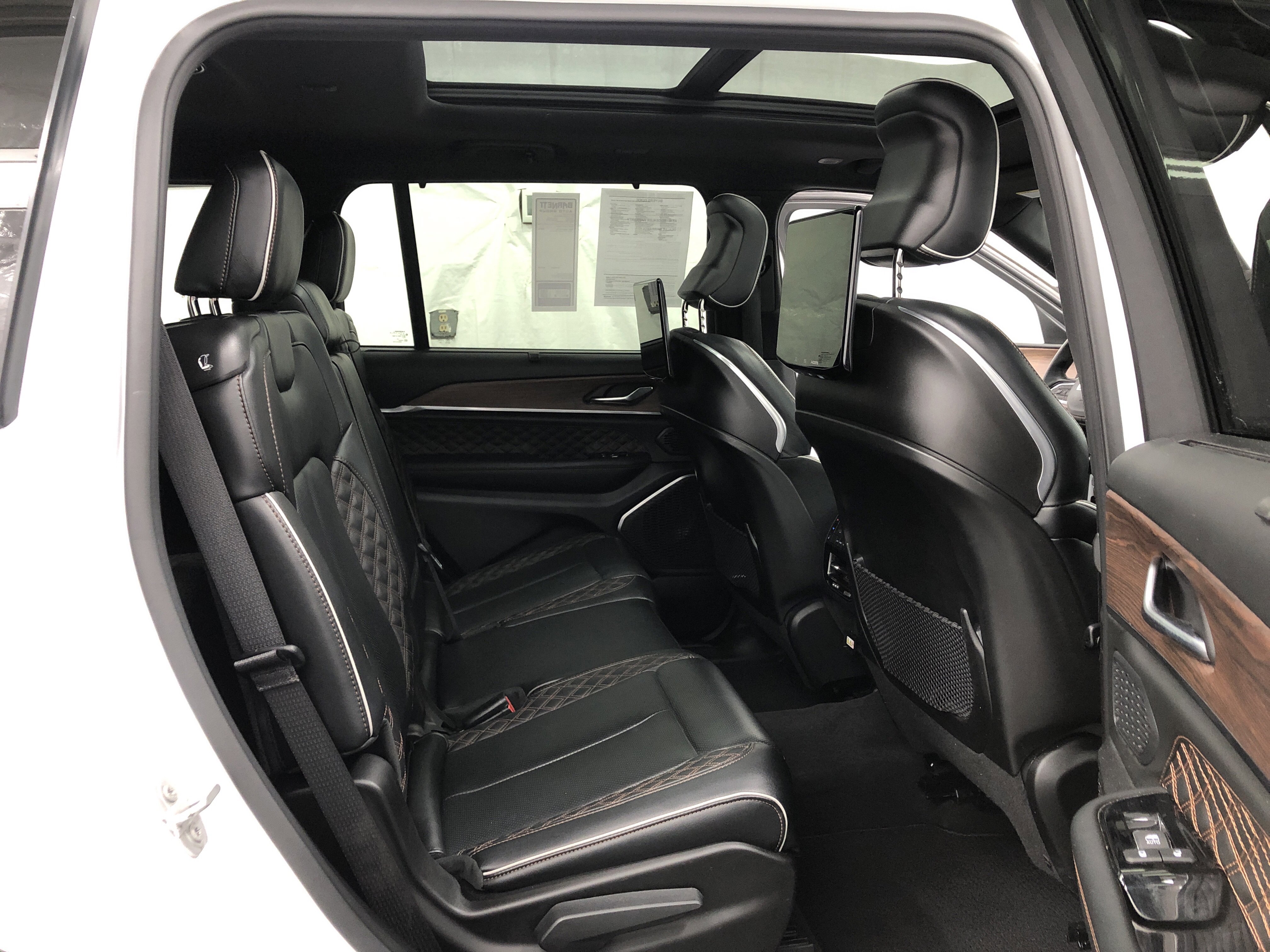 Certified 2024 Jeep Grand Cherokee L Summit w/ Advanced Protech Group IV image 12