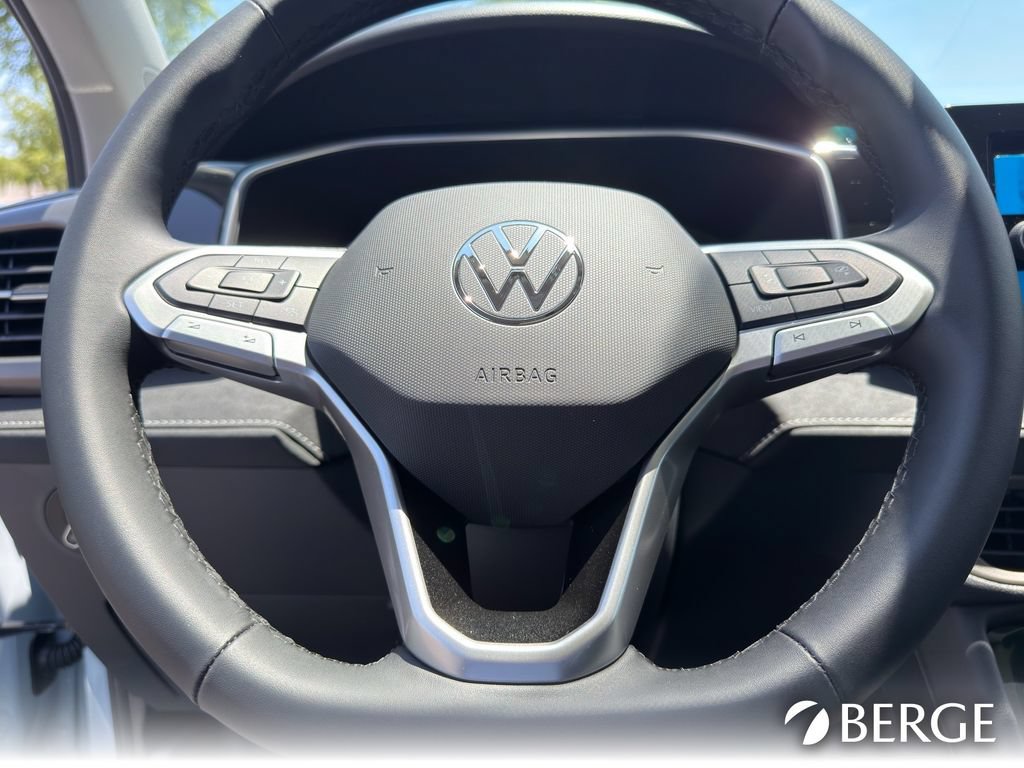 New 2026 Volkswagen Taos SE FWD image 15