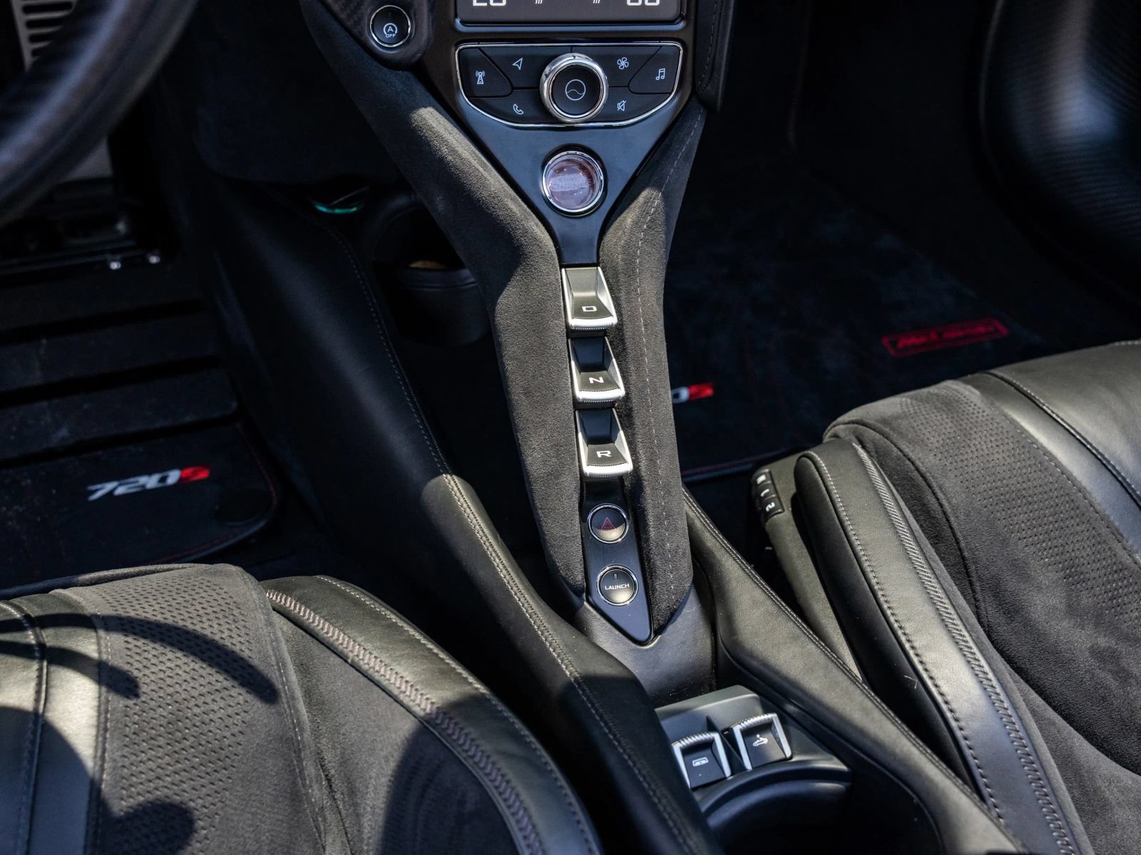 Used 2020 McLaren 720S Spider RWD image 21